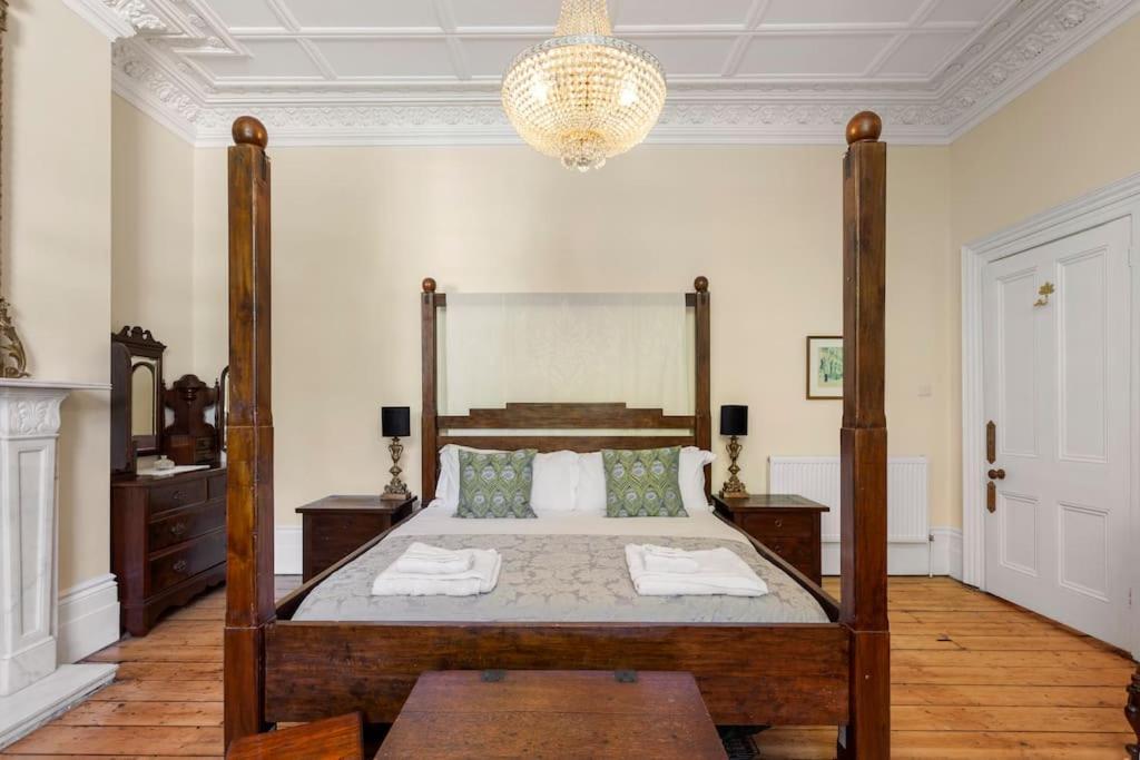 Luxurious Victorian, A Few Minutes From The Beach - Sleeps 2 Adults And Up To 3 Children Apartamento St Leonards-on-Sea Exterior foto