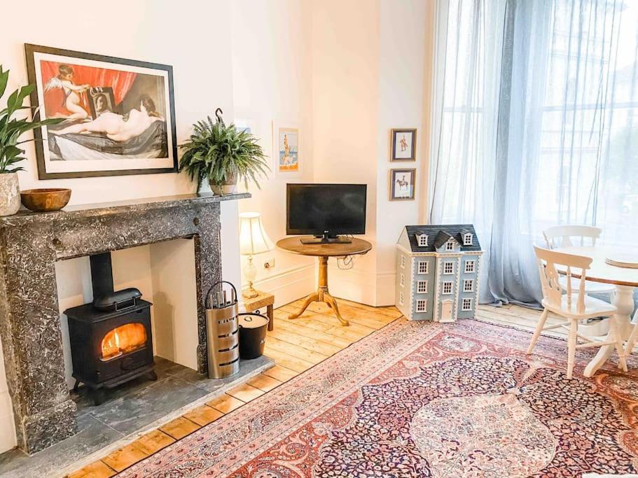 Luxurious Victorian, A Few Minutes From The Beach - Sleeps 2 Adults And Up To 3 Children Apartamento St Leonards-on-Sea Exterior foto