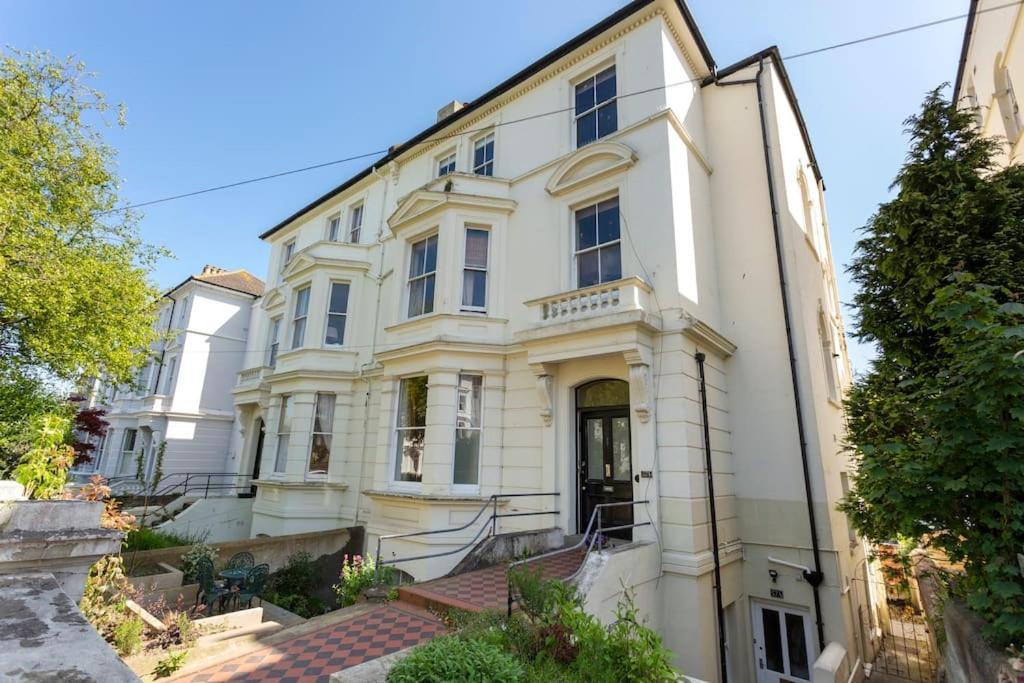 Luxurious Victorian, A Few Minutes From The Beach - Sleeps 2 Adults And Up To 3 Children Apartamento St Leonards-on-Sea Exterior foto