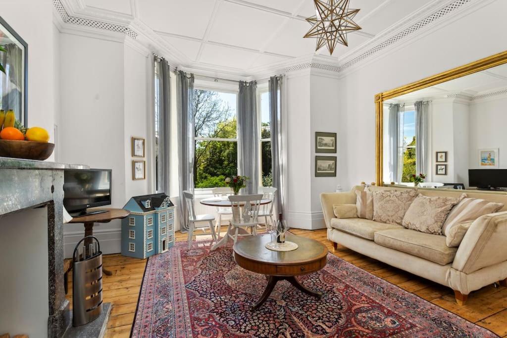 Luxurious Victorian, A Few Minutes From The Beach - Sleeps 2 Adults And Up To 3 Children Apartamento St Leonards-on-Sea Exterior foto