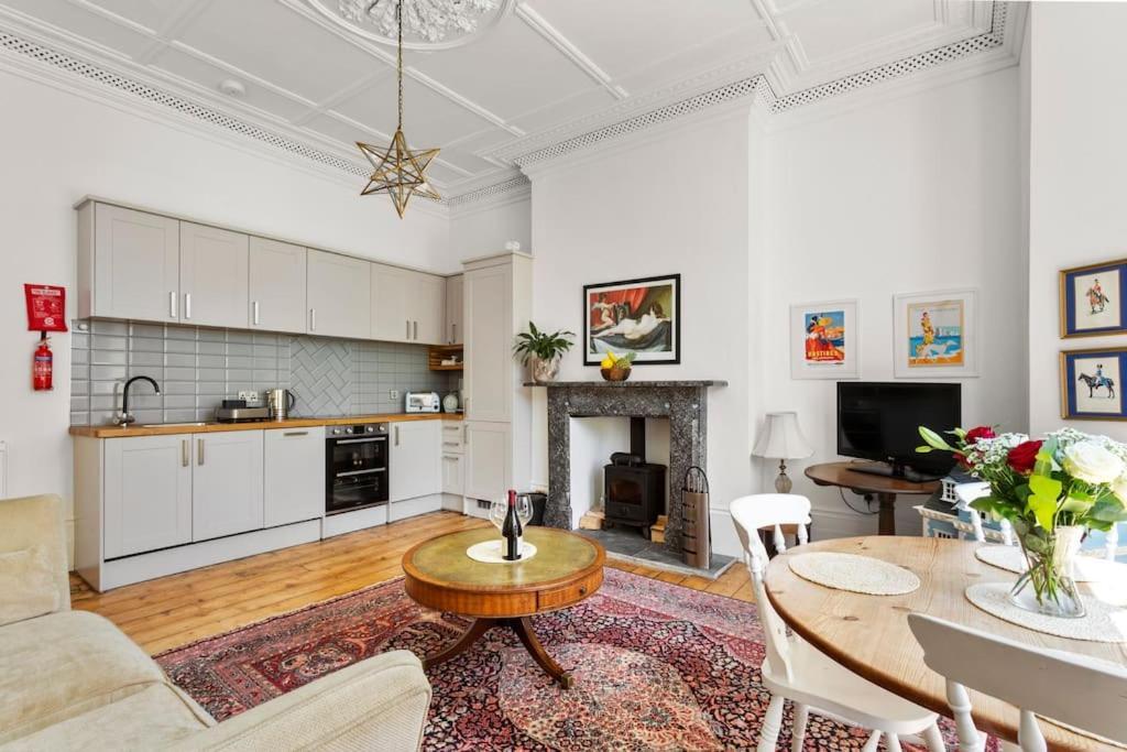 Luxurious Victorian, A Few Minutes From The Beach - Sleeps 2 Adults And Up To 3 Children Apartamento St Leonards-on-Sea Exterior foto